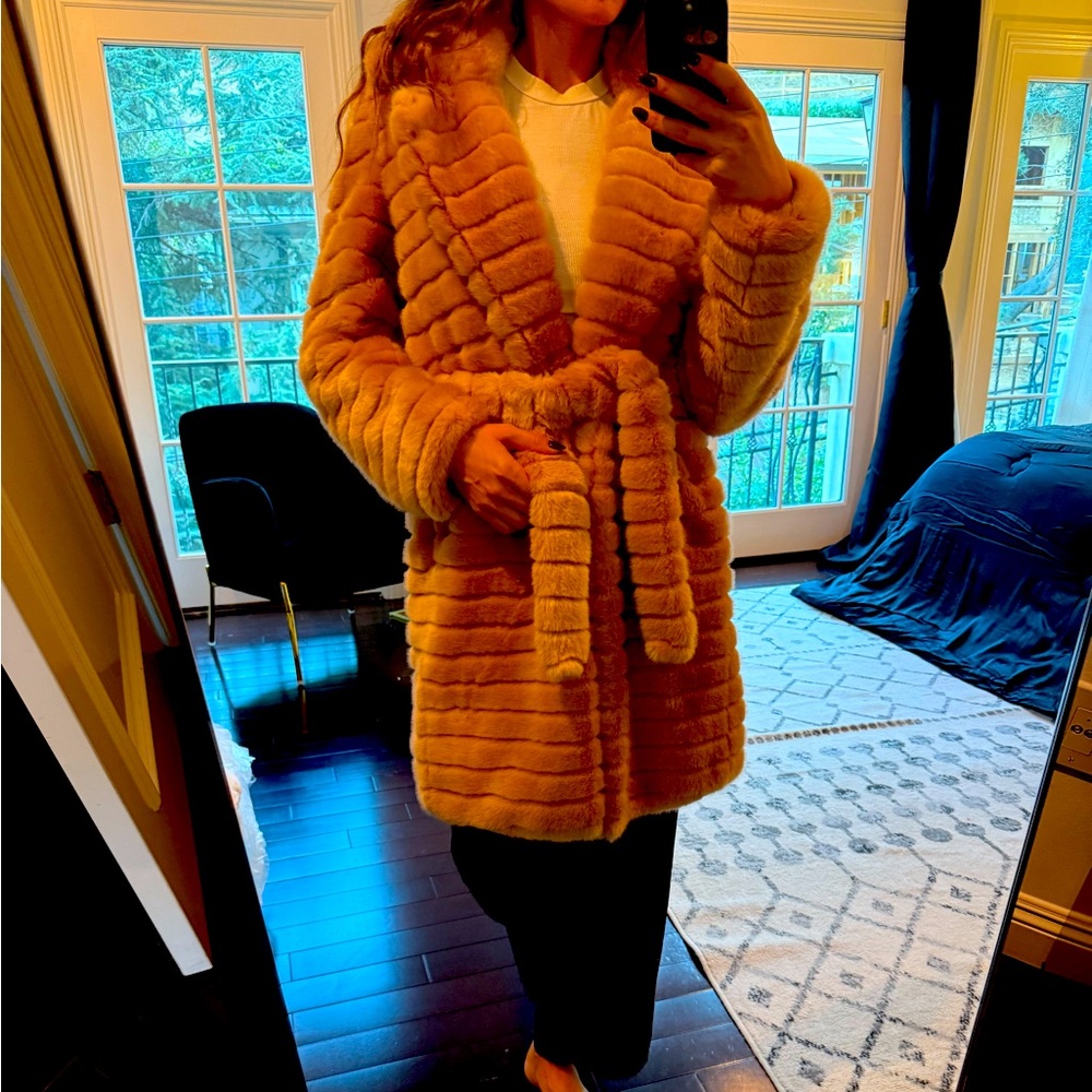 Never worn, Fox fur rose, light color, pink, gorgeous jacket